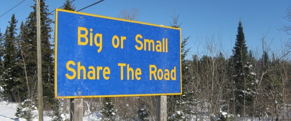 Signs_big small share road_960x400